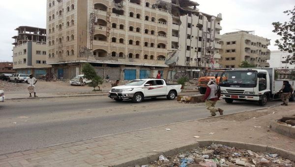 جريح خلال هجوم على نقطة أمنية في عدن