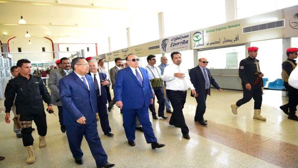 الرئيس هادي يشيد بدور #الإمارات في إعادة تأهيل مطار عدن