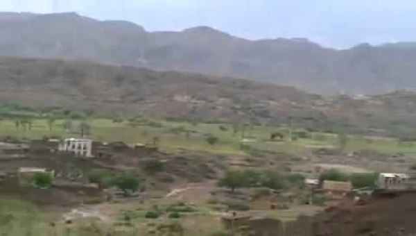 الحوثيون يستغلون الهدنة لنقل اسلحة ثقيلة لجبهات القتال في الوزاعية
