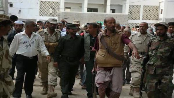 فيديو/ وفد المقاومة برفقة الأسرى الحوثيين اليوم في يافع