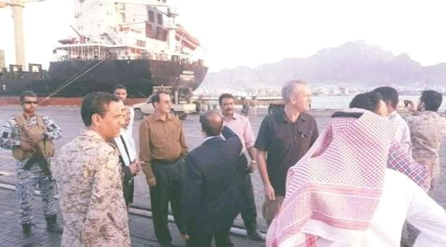 المتحدث الرسمي للتحالف العربي يزور ميناء عدن للحاويات "صورة "