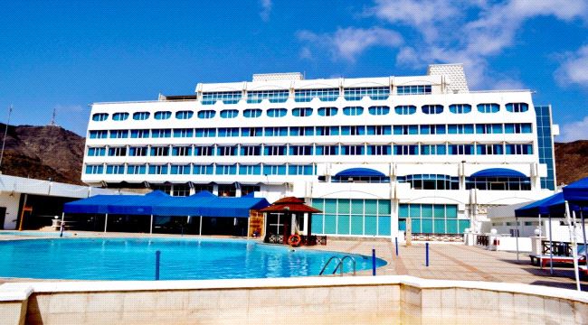 انفراد.. تفاصيل صفقة بيع فندق جولدمور و6 منشئات سياحية في عدن بـ 2 مليار ريال