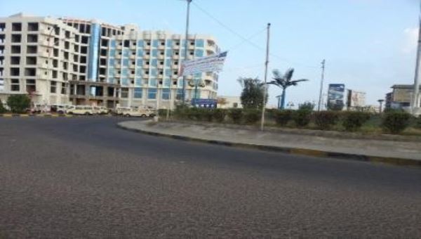 مصدر محلي يكشف تفاصيل انفجار سمع دويه في عدن 