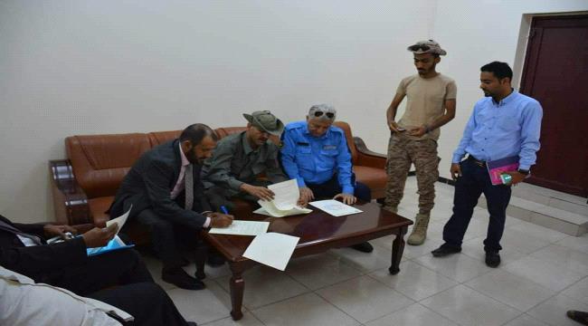 شلال يوقع اتفاقية إصدار لوحات معدنية للمركبات بمحافظة عدن