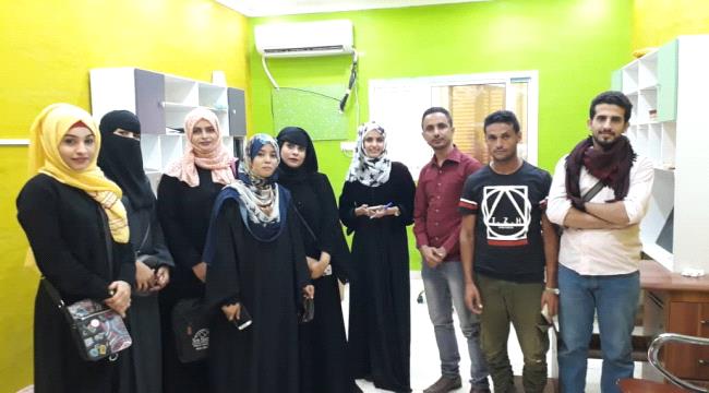 طلاب الصحافة والإعلام ينظمون زيارة علمية لإذاعة بندر عدن
