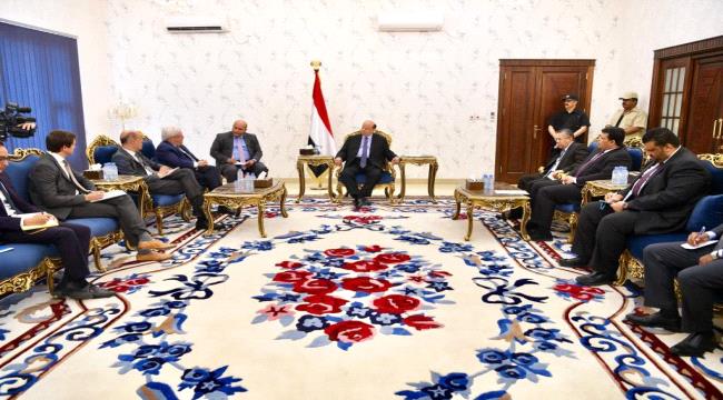 رئيس الجمهورية يستقبل المبعوث الاممي الى اليمن مارتن غريفث