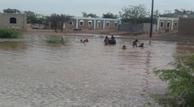 حصر أضرار السيول في منطقة المجحفة بلحج  ( صور )