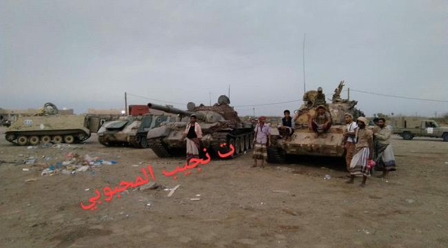 القوات الجنوبية تغنم دبابات وتنزع ألغام #الحـوثيين بالساحل الغربي