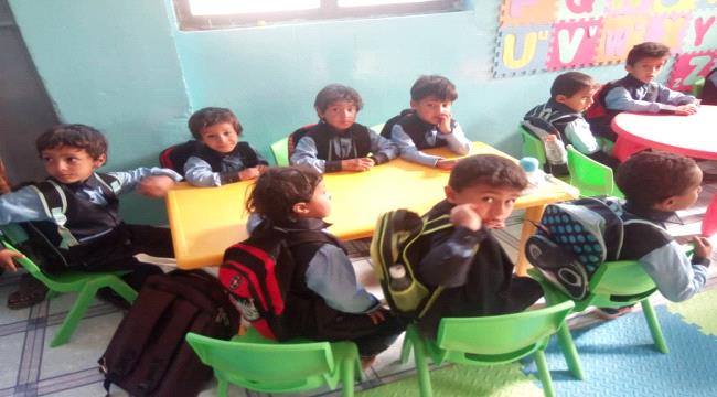 رئيس القيادة المحلية بلبعوس يفتتح المكتبة المدرسية وروضة الاطفال في مدرسة الشهيد العودي بلبعوس
