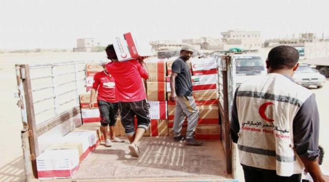 الهلال الأحمر الإماراتي يوزع مساعدات غذائية على أهالي ساه بوادي #حضـرموت