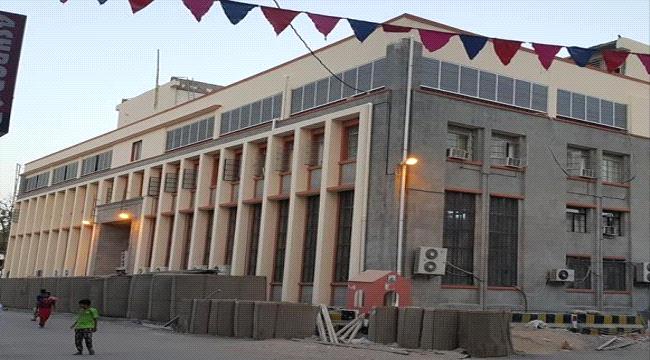 البنك المركزي اليمني في عدن يوقف طباعة العملة ويؤكد توفيره إحتياطيات من العملة الصعبة
