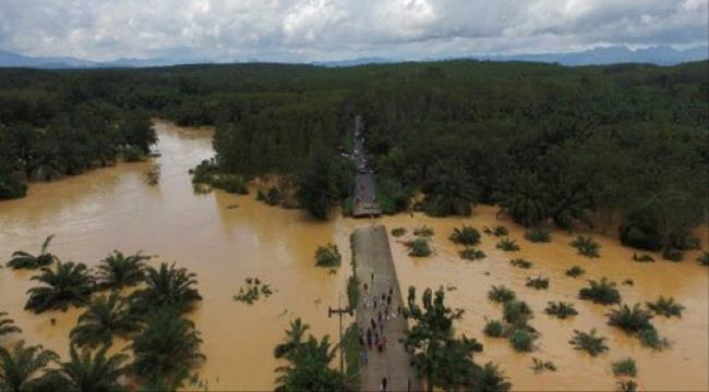 مقتل 100 شخص إثر فيضانات في نيجيريا
