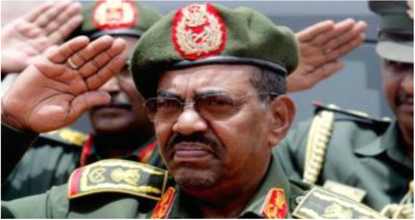 الحكومة السودانية: البشير لا يعتزم تسليم السلطة للجيش