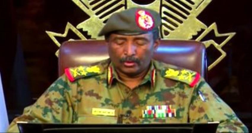 السودان.. المجلس العسكري يحيل وزير الدفاع إلى التقاعد ويعين مديرًا جديدًا للمخابرات