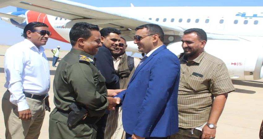 محافظ سقطرى يغادر العاصمة عدن بعد زيارة ناجحة