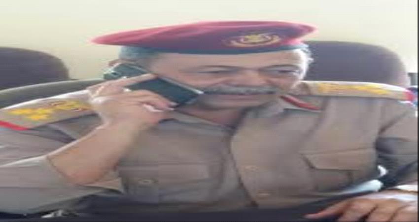 توقيف نشاط مسؤول مالي كبير في الجيش واعلامي بوزارة الدفاع يدعو رئيس الاركان العودة الى عدن