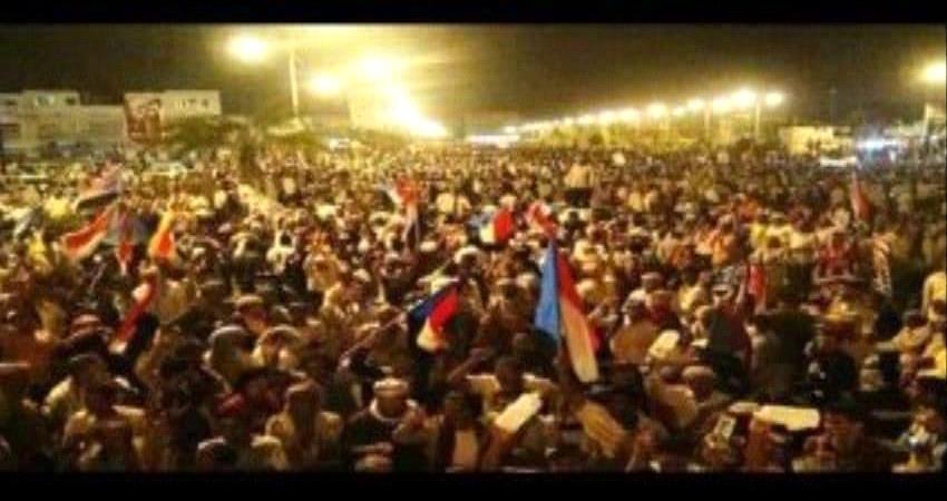 رئيس محلية الانتقالي بلحج : كل هذه الحشود المتجهة الى العاصمة عدن تعبير جلي عن التفافهم حول ممثلهم الشرعي