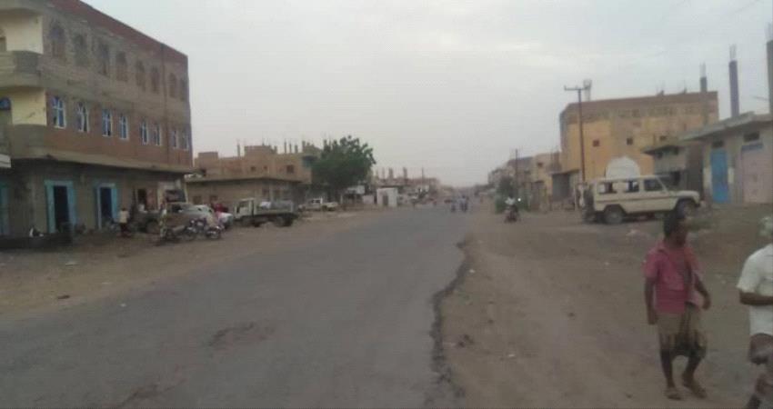 قصف حوثي بمختلف الأسلحة يطال منازل المواطنين بحيس جنوبي الحديدة