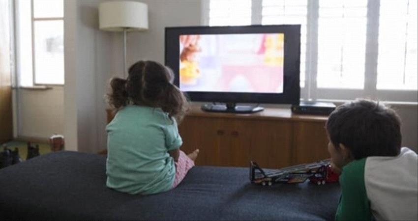مشاهدة التلفزيون أخطر العادات غير الصحية على الطفل