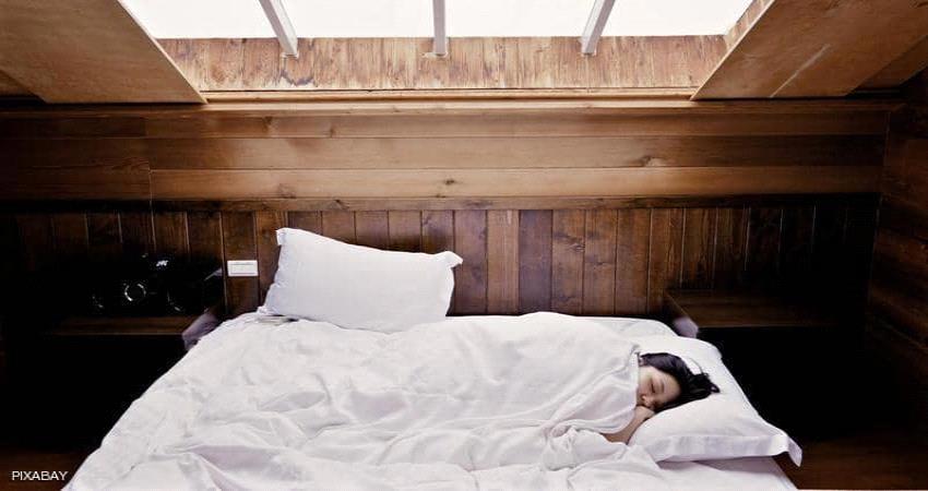 دراسة تحذر من آثار خطيرة للنوم الطويل