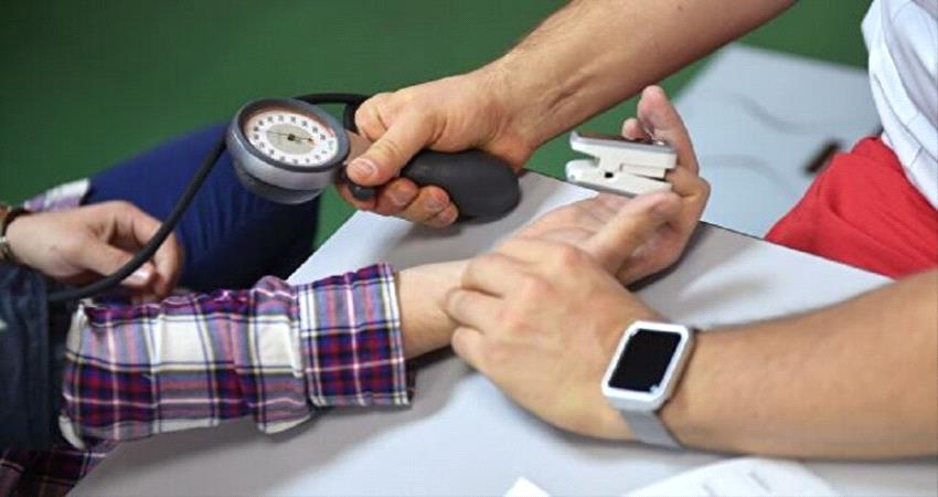 الكشف عن أبرز أسباب إرتفاع ضغط الدم عند الشباب