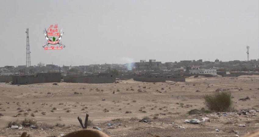#الحـوثيون يقصفون مواقع العمالقة بمديرية الدريهمي 