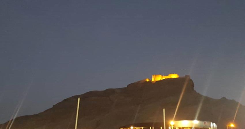 انارة قلعة صيرة التاريخية في عدن لاول مرة منذ حرب ٢٠١٥
