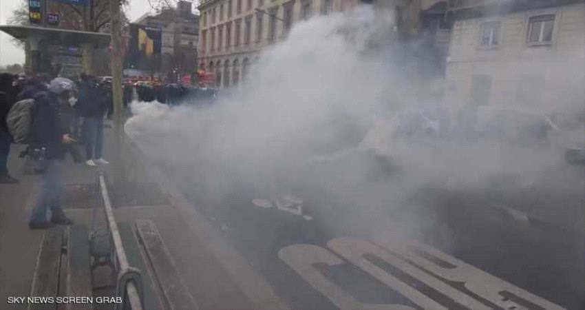  اشتباكات بين محتجي "السترات الصفراء" والشرطة الفرنسية