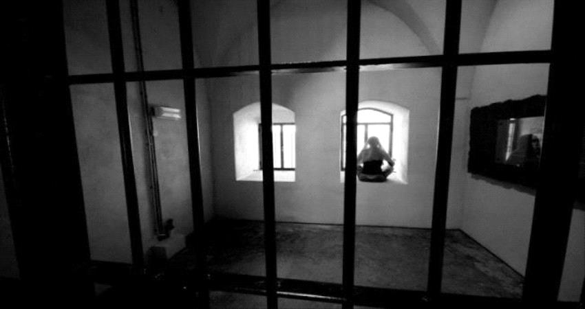 انتحار نساء معتقلات تعرضن لانتهاكات جسيمة في سجون #الحـوثيين