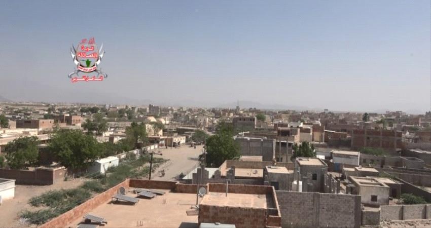قصف حوثي يدمر منازل المدنيين في قرية "بني مغازي" بحيس