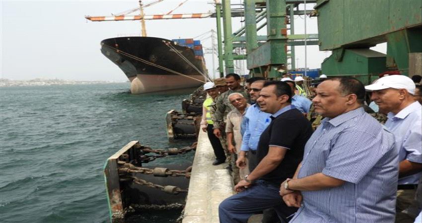 آمال رافقت نزول رئيس الوزراء إلى المنطقة الحرة وميناء الحاويات