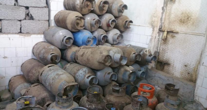 مواطنون يتساءلون :  ما سبب حرمان حوطة لحج من حصتها من الغاز المنزلي ؟