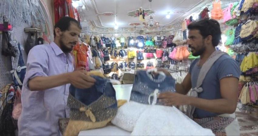 الهلال الإماراتي يدشن مشروع كسوة العيد في أبين