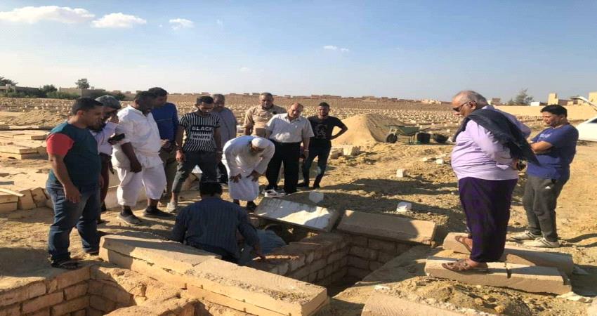 تشييع جثمان قيادي في الحراك وموارته الثرى مقابر 6 اكتوبر بمصر