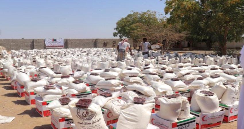 الهلال الإماراتي يطلق حملة توزيع السلال الرمضانية في اليمن 