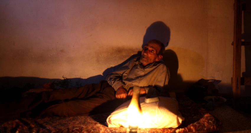 رمضان بمناطق ميلشيا #الحـوثي.. سوق سوداء للكهرباء تضاعف آلام المواطنين