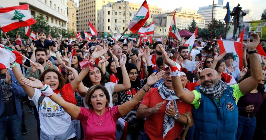 لبنان: تصعيد في الشارع وسط عجز الساسه