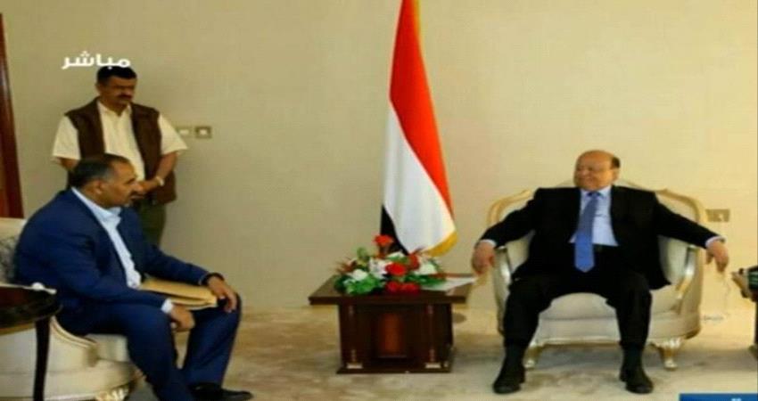الرئيس هادي للزبيدي: إتفاق الرياض سيحقق غايات وتطلعات ابناء الجنوب والشعب اليمني