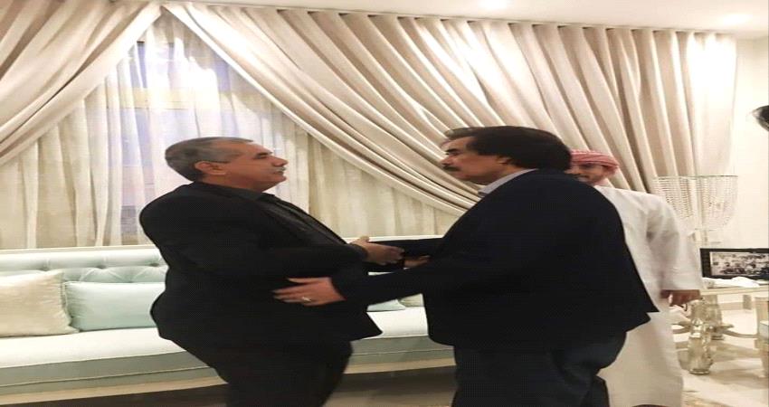 الرئيسان البيض والزبيدي في مقدمة المعزين للمحامي الشعيبي في ابوظبي