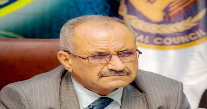 قيادي في الانتقالي يعلق على عودة رئيس الوزارء الى عدن ويدعو لإجراءات سريعة