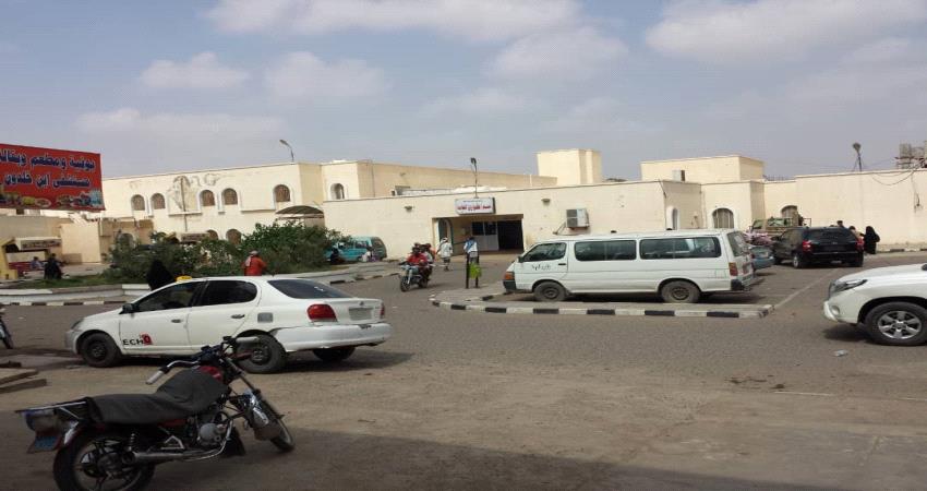 وفاة مواطن واصابة اخرين بحادث مروري بمدخل المدينة الخضراء في لحج