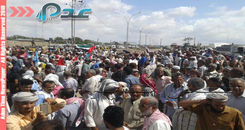 صور_آلاف من منتسبي الجيش والامن يحتشدون  مطالبين باستعادة حقوق منهوبة