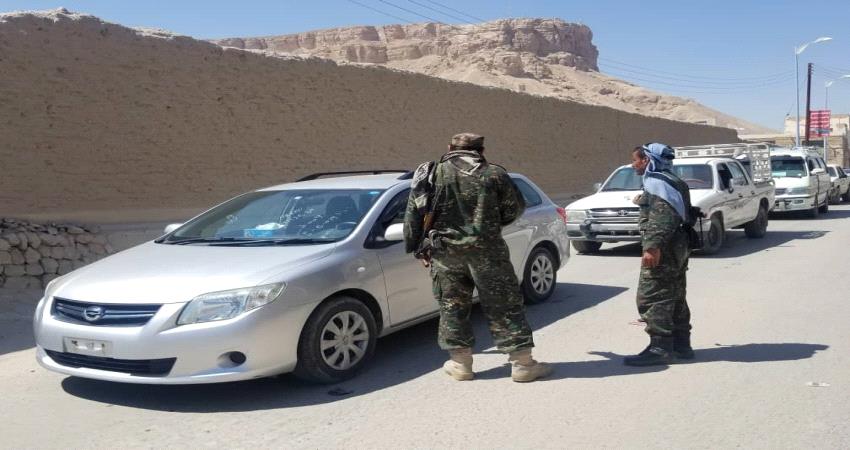 تواصل الحملات الأمنية لضبط المخالفين والمطلوبين امنيا في وادي حضرموت 