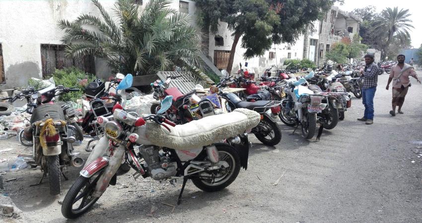لحج ـ لصان متخصصان في سرقة الدراجات النارية يقعان في قبضة الأمن  