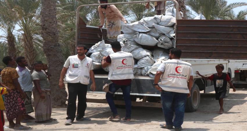 #الامـارات تقدم مساعدات إيوائية وغذائية عاجلة للناجين من مجزرة حوثية بالحديدة (صور)