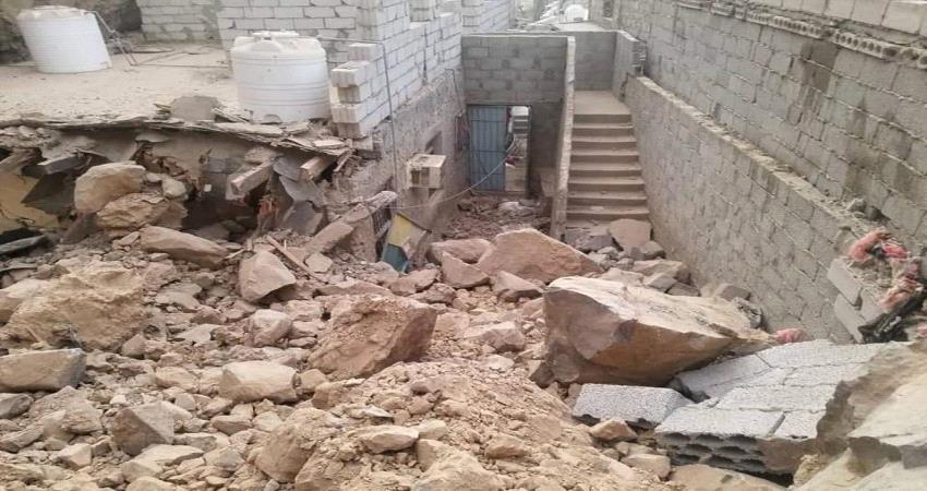 فريق هندسي يكشف عن وجود مؤشرات لانهيارات صخرية أخرى في عدن
