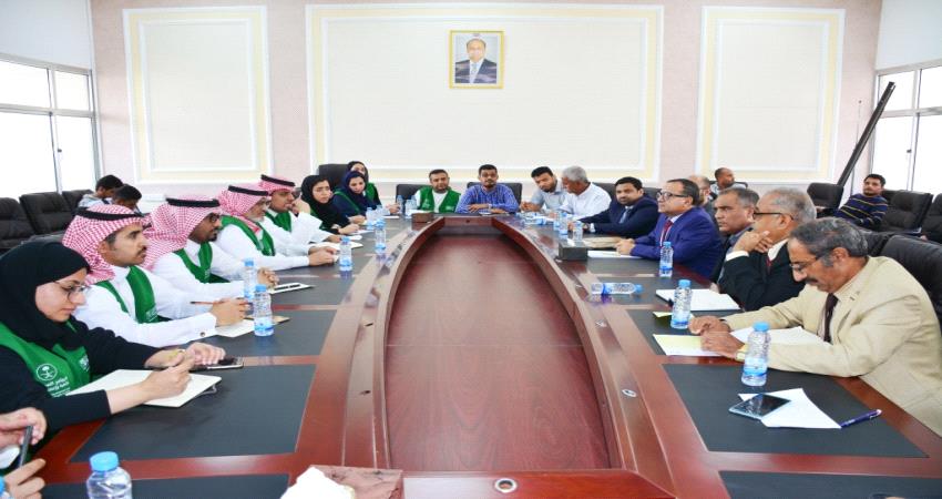 جامعة عدن تطلع فريق سعودي على احتياجاتها في تطوير بنيتها التحتية 