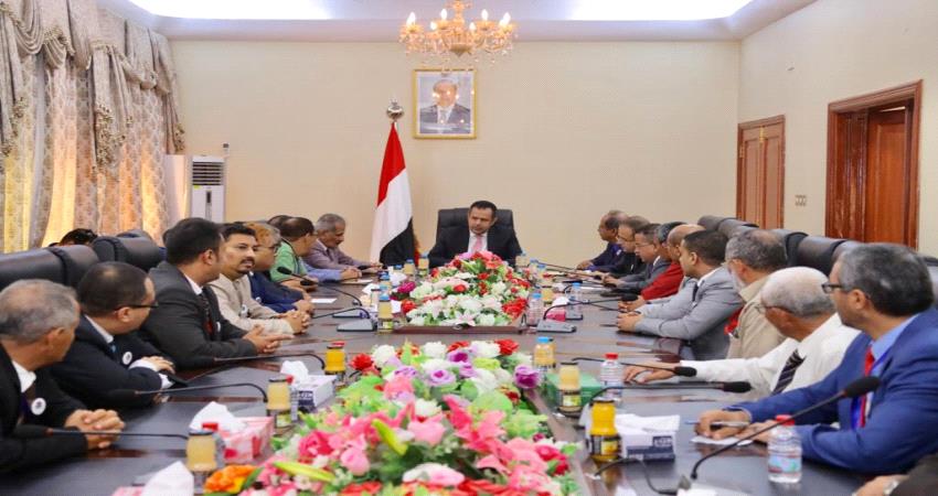 رئيس الوزراء: الحوثيون يكرسون التجهيل لتمرير مشروعهم الطائفي