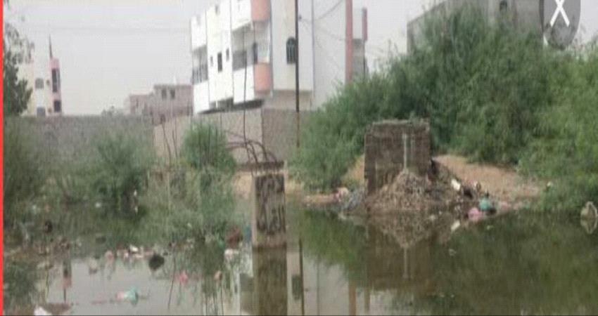 مطالبات باستكمال مشروع إعادة تأهيل أحواض الأكسدة الخاصة بالصرف الصحي في لحج