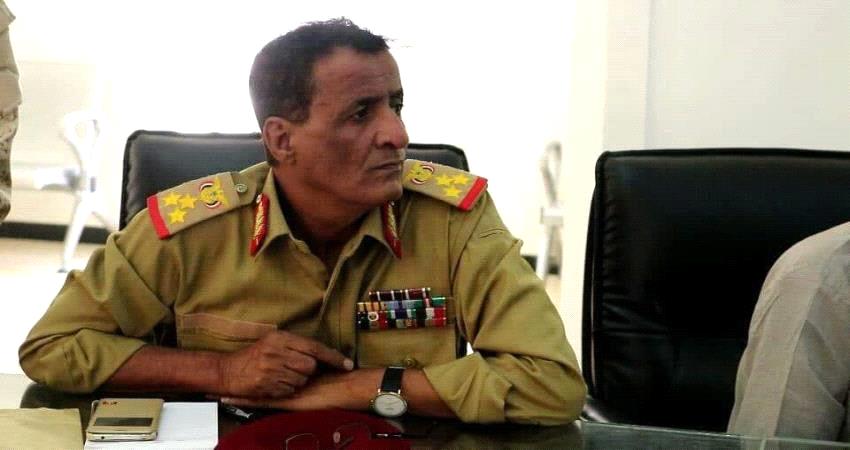 قائد عسكري يدعو لوقف اطلاق النار مع الحوثيين وتشكيل مجلس عسكري وترك الشمال يقرر مصيره
